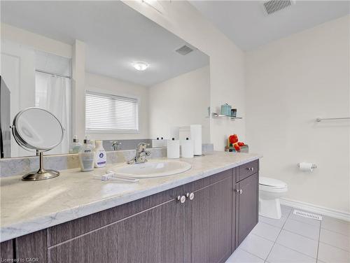 66 Lillian Way, Caledonia, ON - Indoor Photo Showing Bathroom