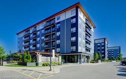 502-247 Northfield Drive E Waterloo, ON N2K 0H1