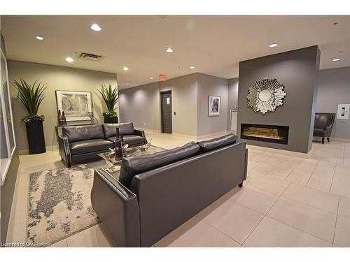 602-85 Robinson Street, Hamilton, ON - Indoor Photo Showing Other Room