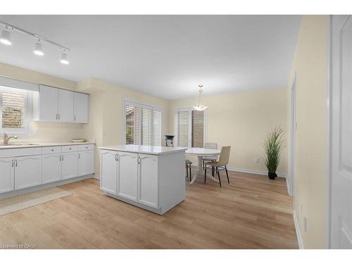 90 Westlawn Drive, Hamilton, ON - Indoor Photo Showing Kitchen