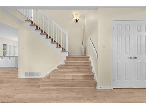 90 Westlawn Drive, Hamilton, ON - Indoor Photo Showing Other Room