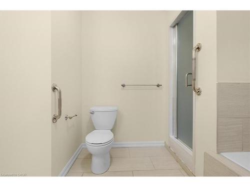90 Westlawn Drive, Hamilton, ON - Indoor Photo Showing Bathroom