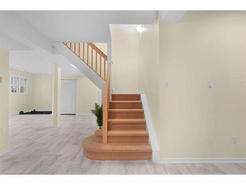 90 Westlawn Drive, Hamilton, ON - Indoor Photo Showing Other Room