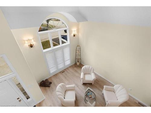 90 Westlawn Drive, Hamilton, ON - Indoor Photo Showing Other Room