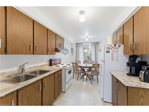 175-2170 Bromsgrove Road, Mississauga, ON - Indoor Photo Showing Kitchen With Double Sink