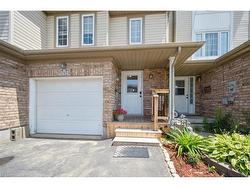 132 Donnenwerth Drive  Kitchener, ON N2E 4C8