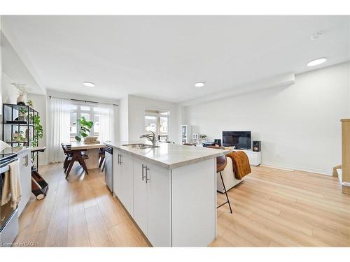 144 Sonoma Lane, Hamilton, ON - Indoor Photo Showing Kitchen