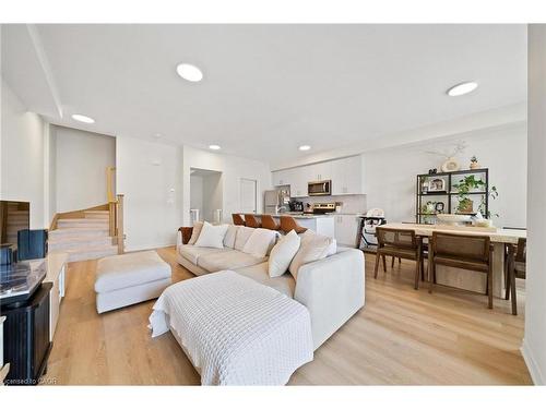 144 Sonoma Lane, Hamilton, ON - Indoor Photo Showing Living Room
