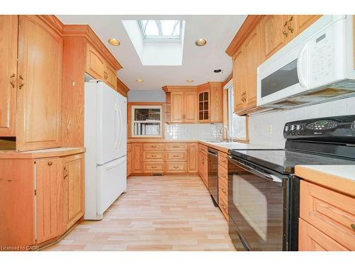3364 Burnhamthorpe Road W, Oakville, ON - Indoor Photo Showing Kitchen