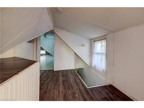 82 Simcoe Street E, Hamilton, ON - Indoor Photo Showing Other Room