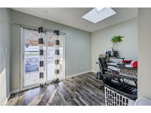 82 Simcoe Street E, Hamilton, ON - Indoor Photo Showing Other Room