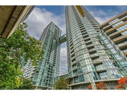 1205-15 Iceboat Terrace  Toronto, ON M5V 4A5
