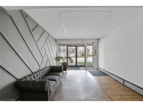 329 Upper Sherman Avenue, Hamilton, ON - Indoor Photo Showing Other Room