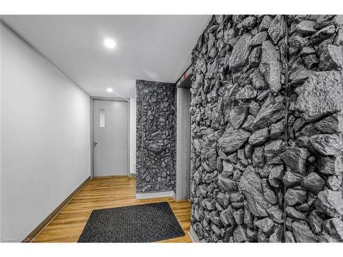 329 Upper Sherman Avenue, Hamilton, ON - Indoor Photo Showing Other Room
