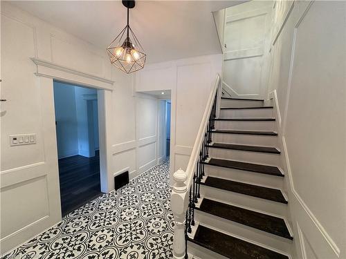 137 Avondale Street, Hamilton, ON - Indoor Photo Showing Other Room