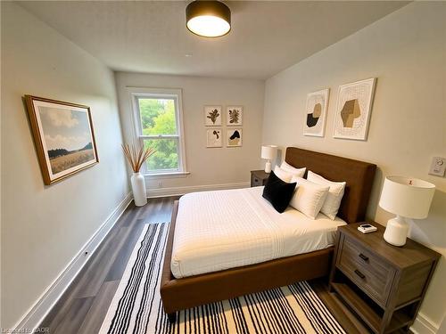 137 Avondale Street, Hamilton, ON - Indoor Photo Showing Bedroom