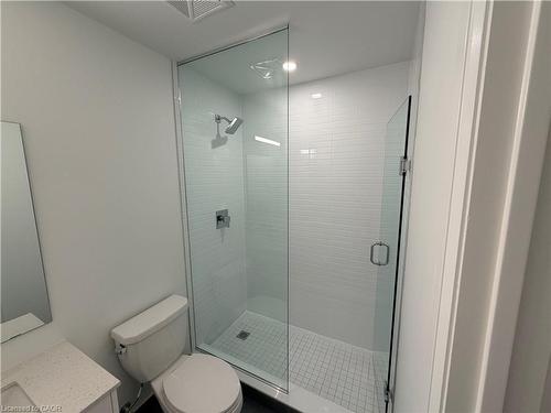 220-3250 Carding Mill Trail, Oakville, ON - Indoor Photo Showing Bathroom