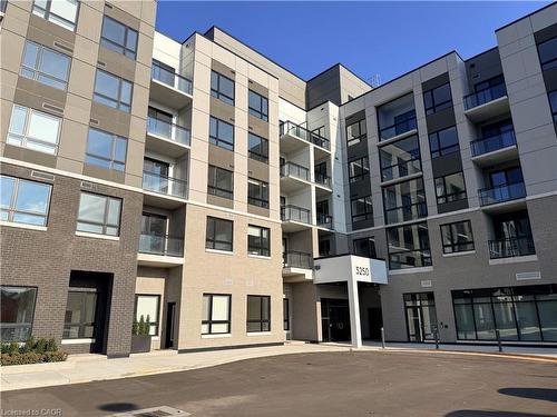 220-3250 Carding Mill Trail, Oakville, ON - Outdoor With Balcony With Facade