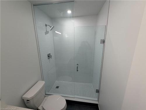 220-3250 Carding Mill Trail, Oakville, ON - Indoor Photo Showing Bathroom