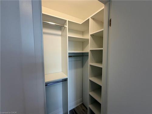 220-3250 Carding Mill Trail, Oakville, ON - Indoor With Storage