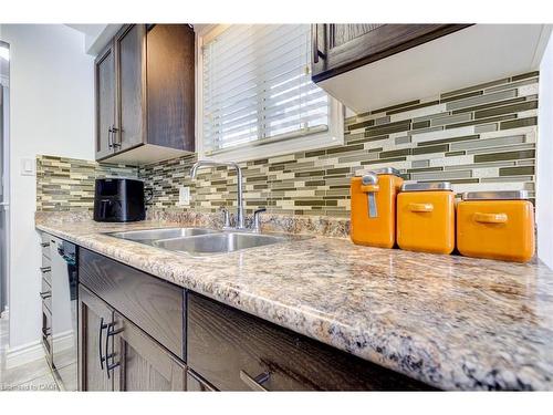85 Frobisher Court, Cambridge, ON - Indoor Photo Showing Kitchen With Double Sink