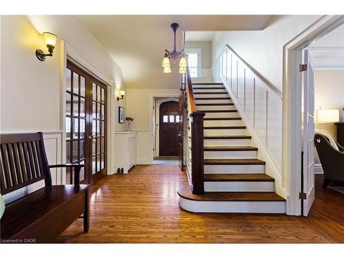 2 Oak Knoll Drive, Hamilton, ON - Indoor Photo Showing Other Room