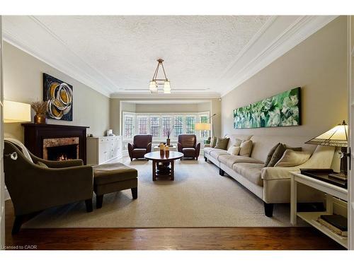 2 Oak Knoll Drive, Hamilton, ON - Indoor Photo Showing Living Room With Fireplace
