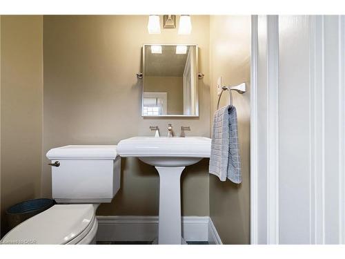 2 Oak Knoll Drive, Hamilton, ON - Indoor Photo Showing Bathroom