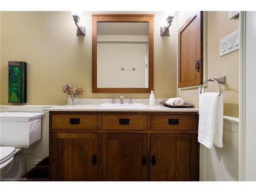2 Oak Knoll Drive, Hamilton, ON - Indoor Photo Showing Bathroom