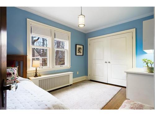 2 Oak Knoll Drive, Hamilton, ON - Indoor Photo Showing Bedroom