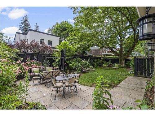 2 Oak Knoll Drive, Hamilton, ON - Outdoor