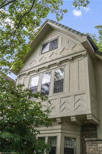 2 Oak Knoll Drive, Hamilton, ON - Outdoor