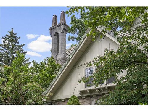 2 Oak Knoll Drive, Hamilton, ON - Outdoor