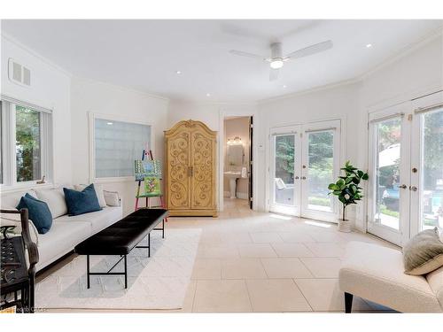 106 Appleby Place, Burlington, ON - Indoor Photo Showing Living Room