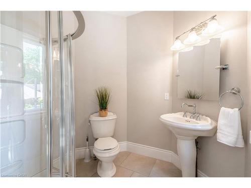 106 Appleby Place, Burlington, ON - Indoor Photo Showing Bathroom