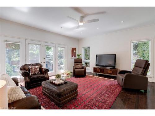106 Appleby Place, Burlington, ON - Indoor Photo Showing Living Room