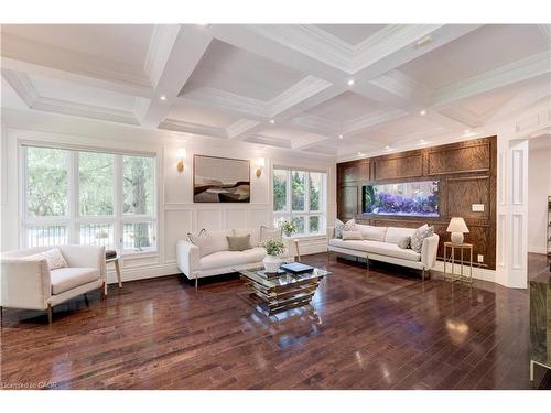 106 Appleby Place, Burlington, ON - Indoor Photo Showing Living Room
