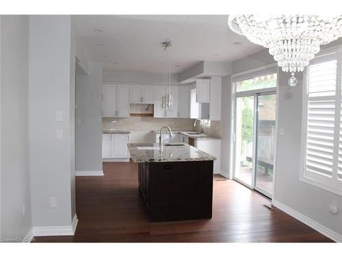 2128 Blackforest Crescent, Oakville, ON - Indoor Photo Showing Kitchen