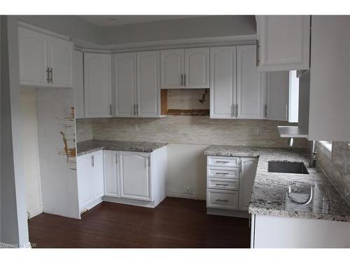 2128 Blackforest Crescent, Oakville, ON - Indoor Photo Showing Kitchen