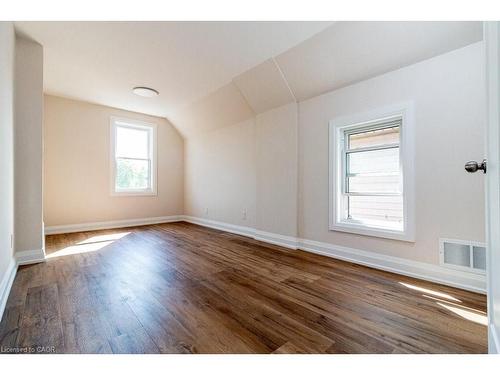 250 Avondale Street, Hamilton, ON - Indoor Photo Showing Other Room