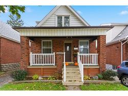92 Huxley Avenue S Hamilton, ON L8K 2P8