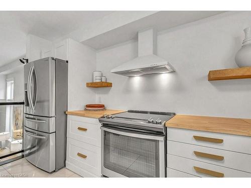 62 Tottenham Street, Kitchener, ON - Indoor Photo Showing Kitchen