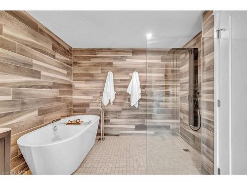 62 Tottenham Street, Kitchener, ON - Indoor Photo Showing Bathroom