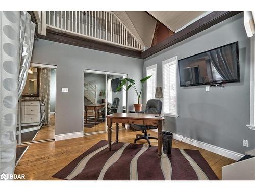 19 Oxford Street, Hamilton, ON - Indoor Photo Showing Office