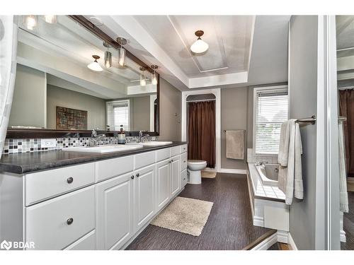 19 Oxford Street, Hamilton, ON - Indoor