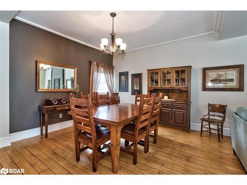 19 Oxford Street, Hamilton, ON - Indoor Photo Showing Dining Room
