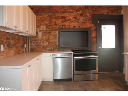 19 Oxford Street, Hamilton, ON - Indoor Photo Showing Kitchen