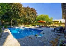 6 Mays Crescent  Waterdown, ON L8B 0G4