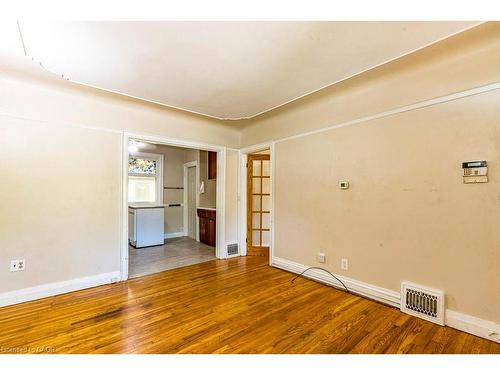 132 Tope Crescent, Hamilton, ON - Indoor Photo Showing Other Room