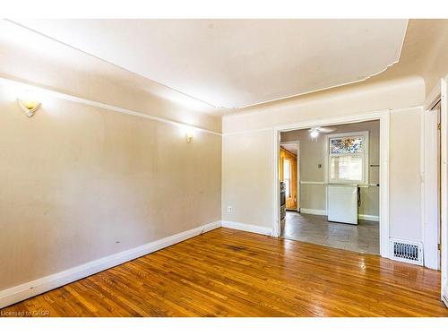 132 Tope Crescent, Hamilton, ON - Indoor Photo Showing Other Room